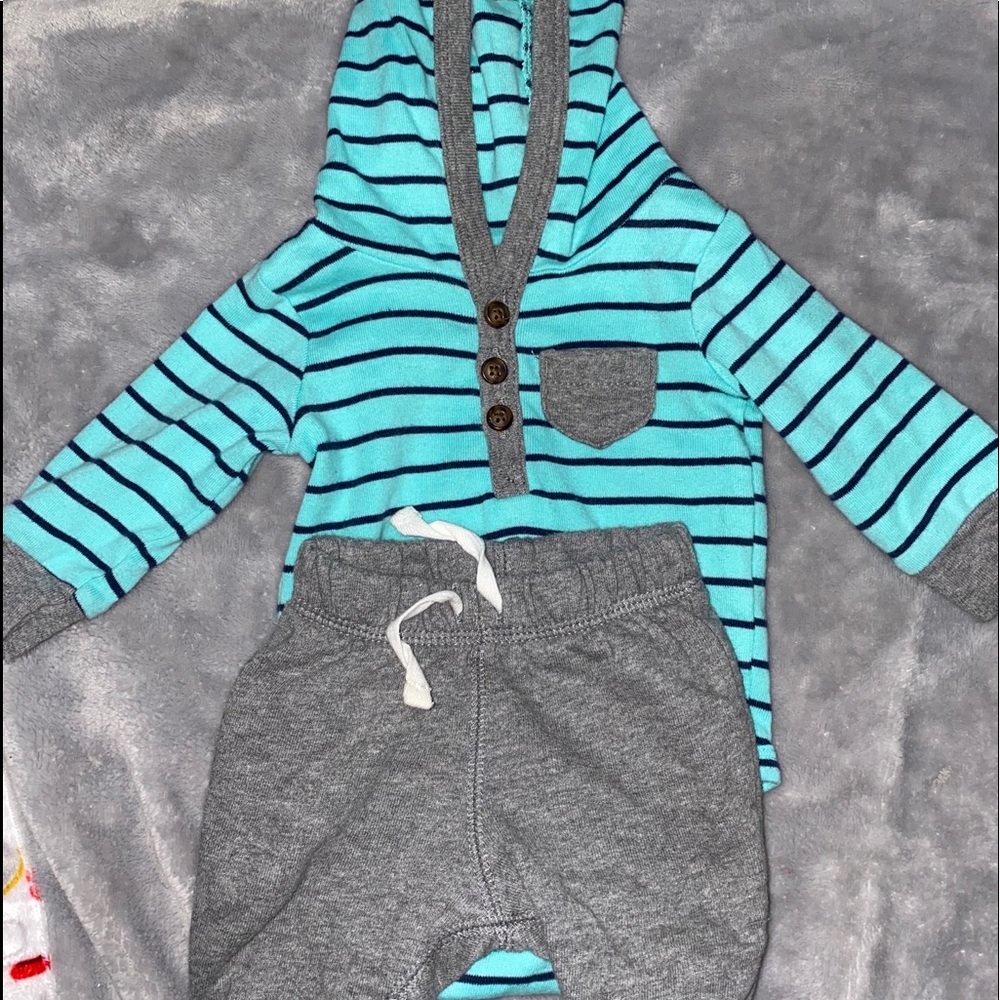 Carter’s 2 Piece